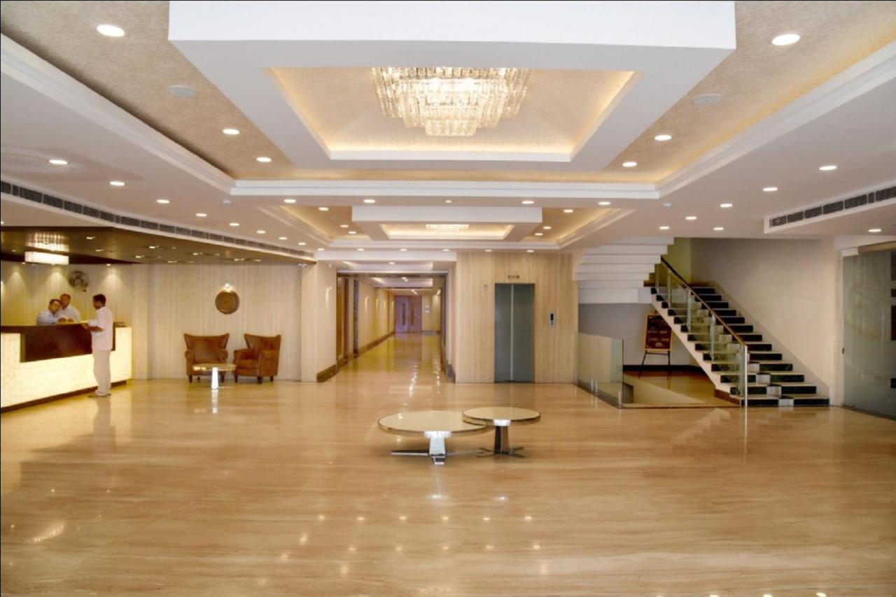 Hotel Krishna Palace, Ayodhya Buitenkant foto