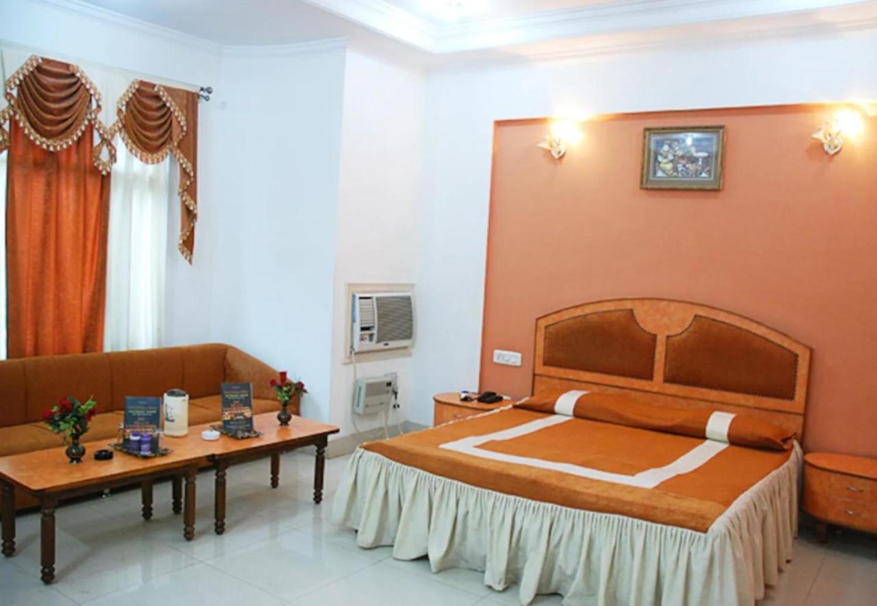 Hotel Krishna Palace, Ayodhya Buitenkant foto